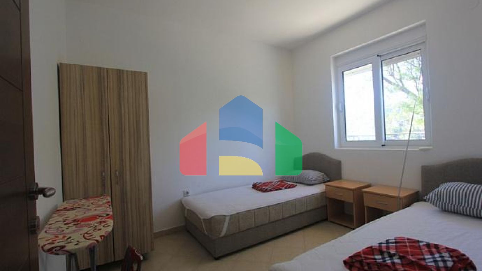 Уютная вилла с видом на море в Лепетани