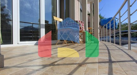 Apartment for sale in Lepetane with sea view