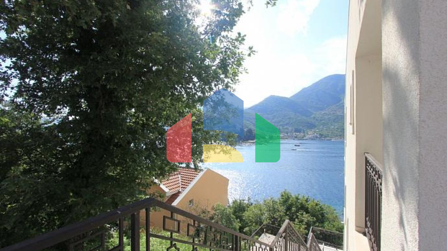 Продается квартира в Лепетане с видом на море