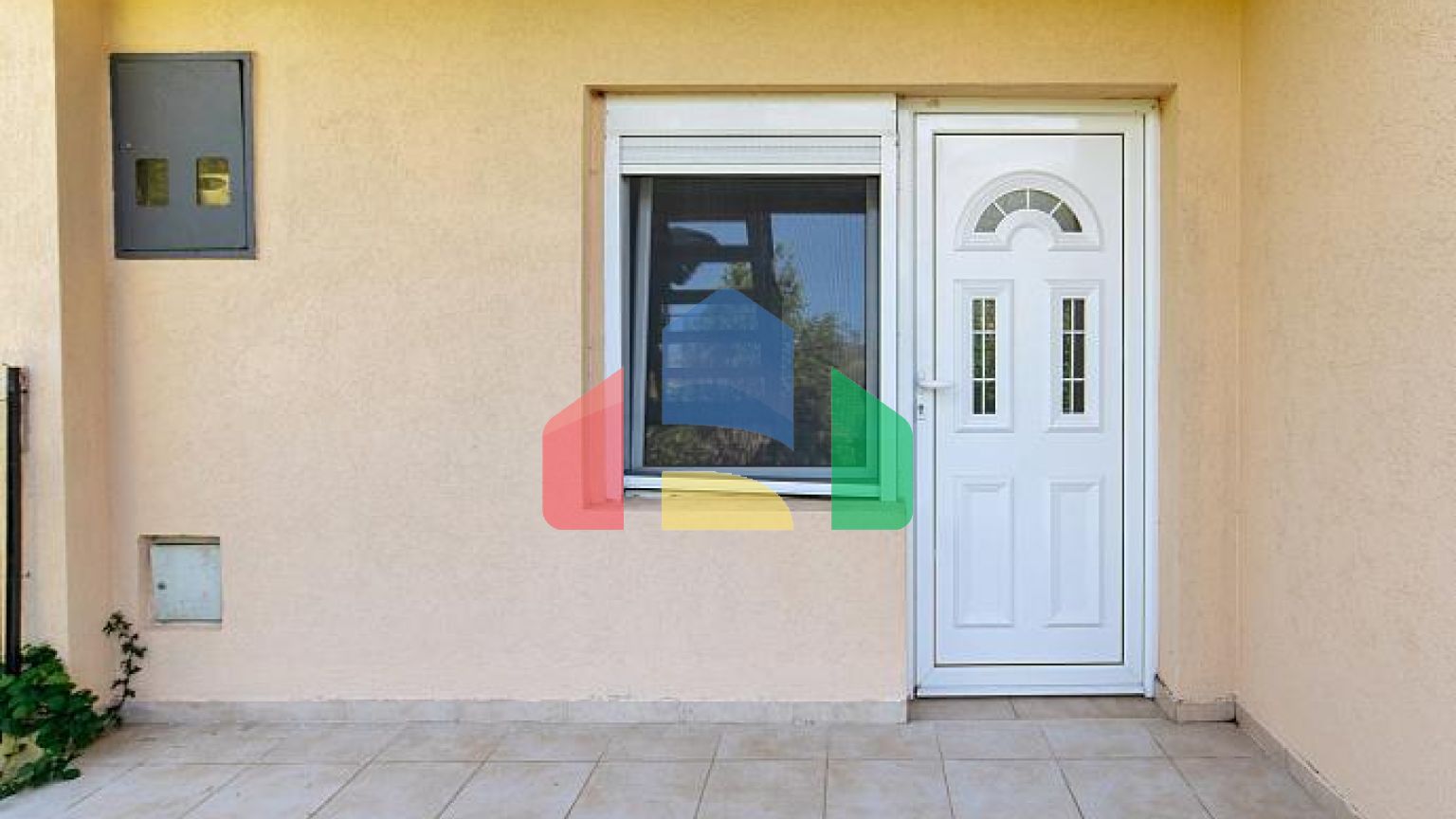 Вилла с панорамным видом на море в Тивате