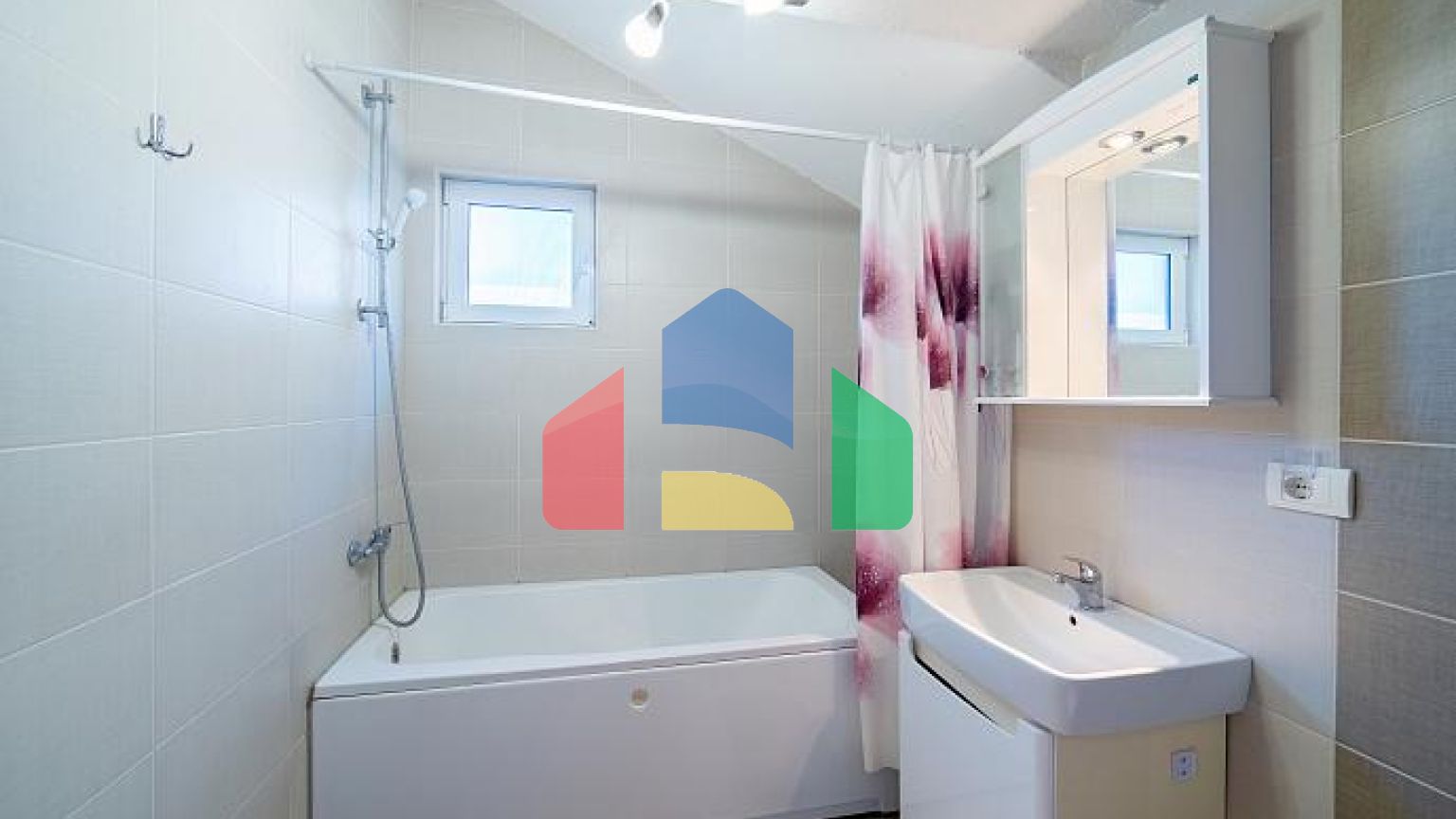 Вилла с панорамным видом на море в Тивате