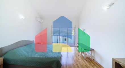 Вилла с панорамным видом на море в Тивате Вилла с панорамным видом на море в Тивате