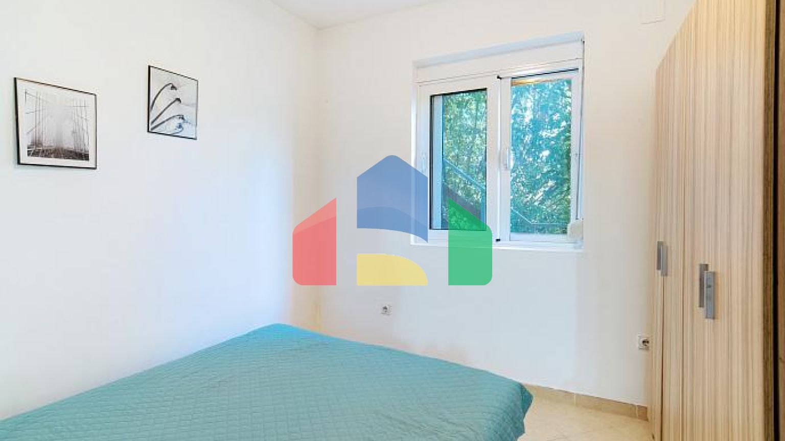 Вилла с панорамным видом на море в Тивате