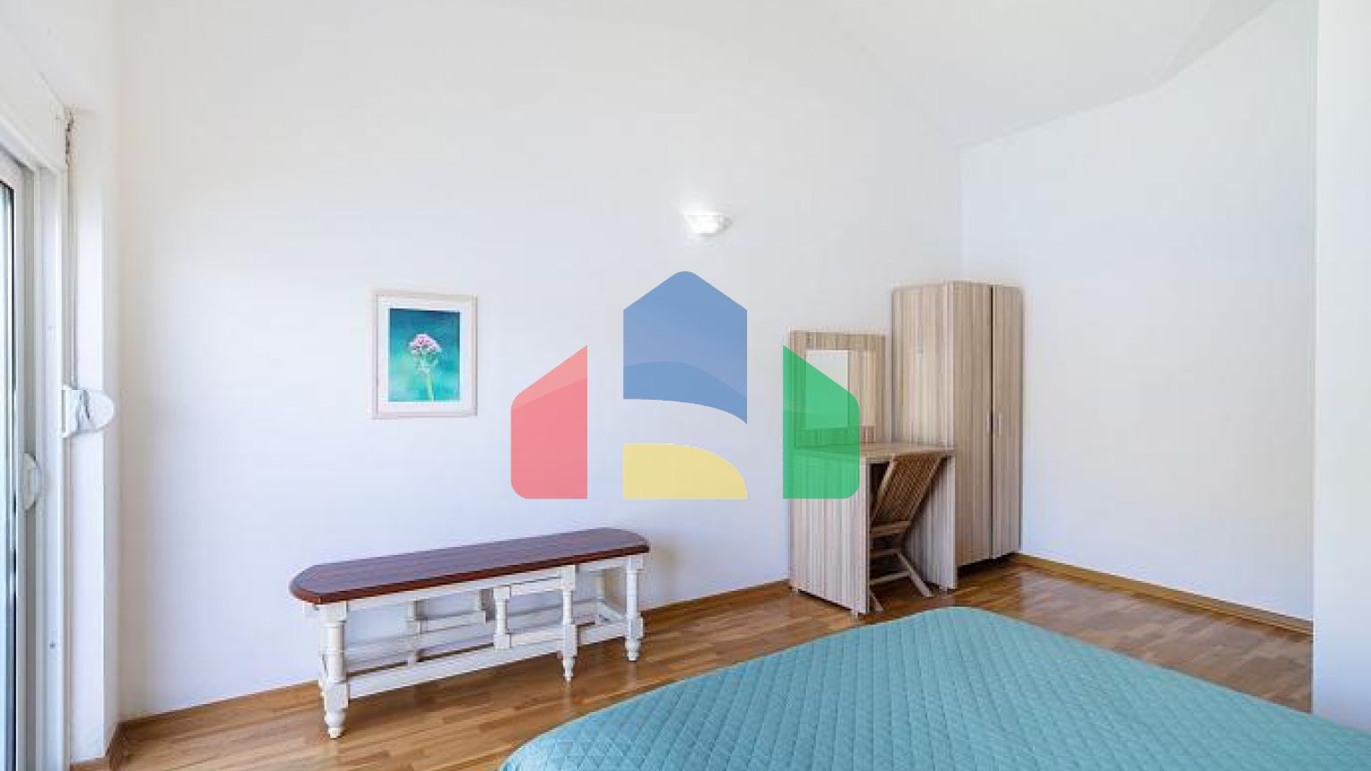 Вилла с панорамным видом на море в Тивате