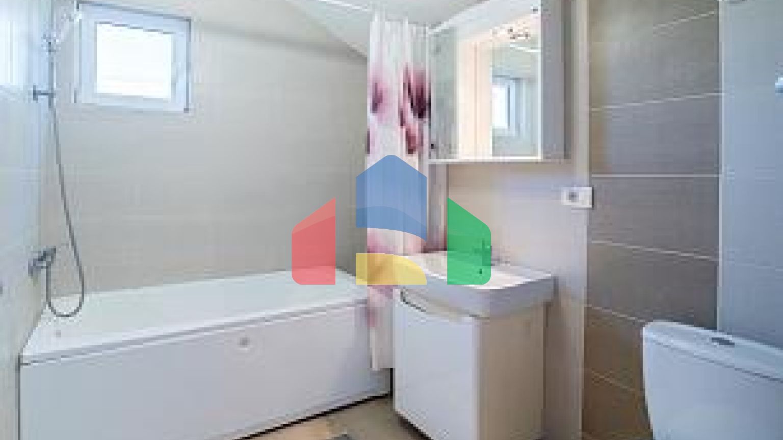 Вилла с панорамным видом на море в Тивате