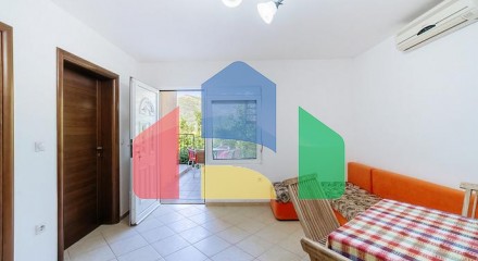 Villa with panoramic sea views in Tivat