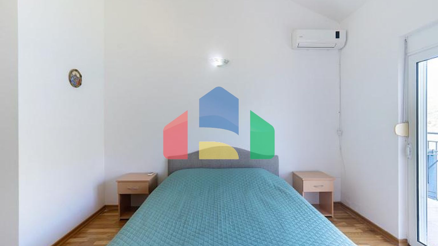 Вилла с панорамным видом на море в Тивате