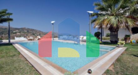 For Sale - Business 750 m² in Crete