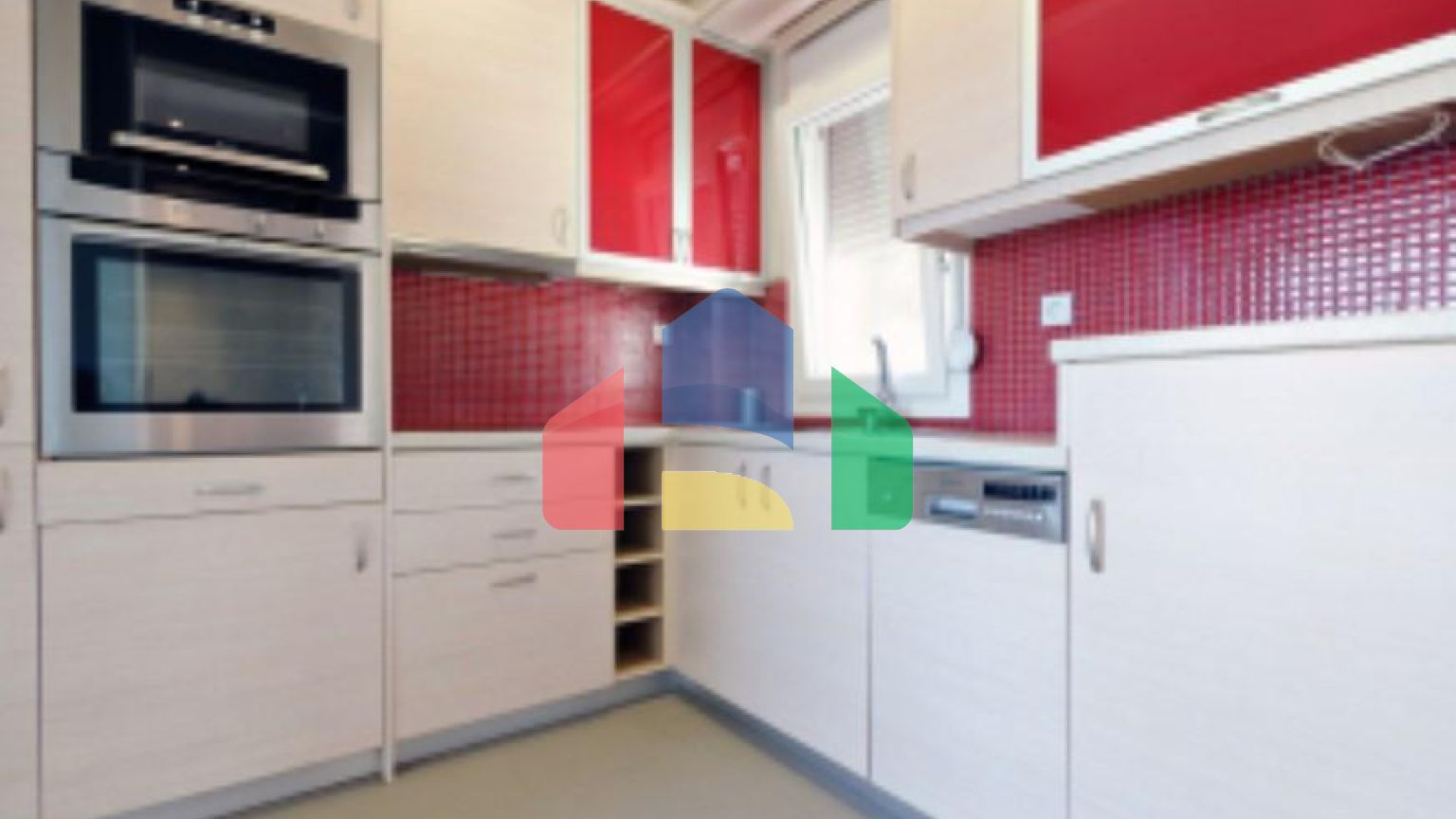 Продаж - Бізнес 750 m² на Криті