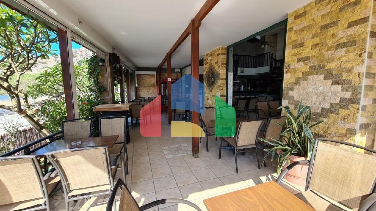 Продаж - Бізнес 272 m² на Криті