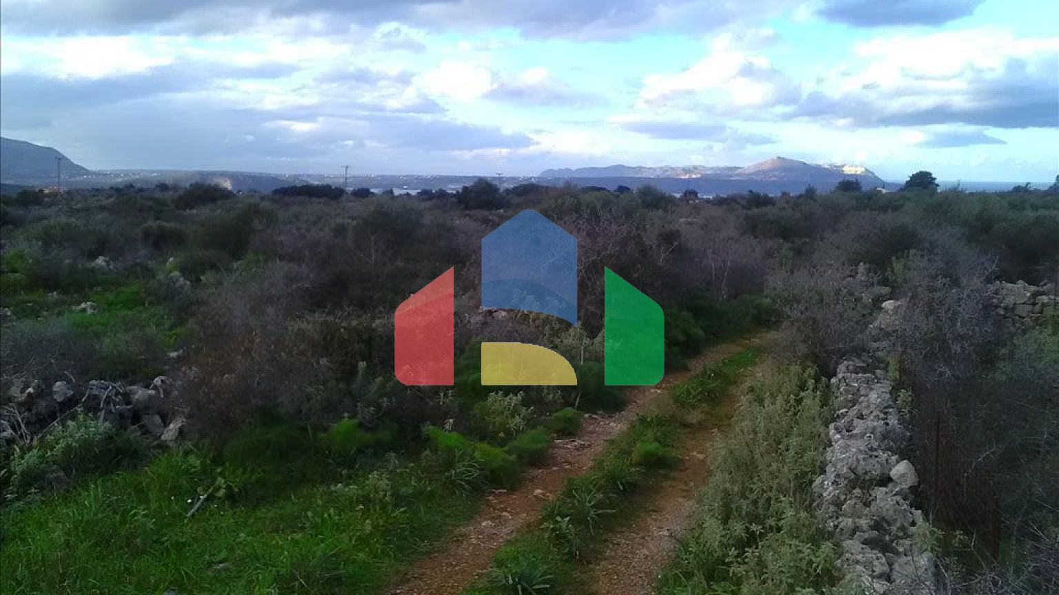 Продажа - Земельный участок 9800 m² на Крите