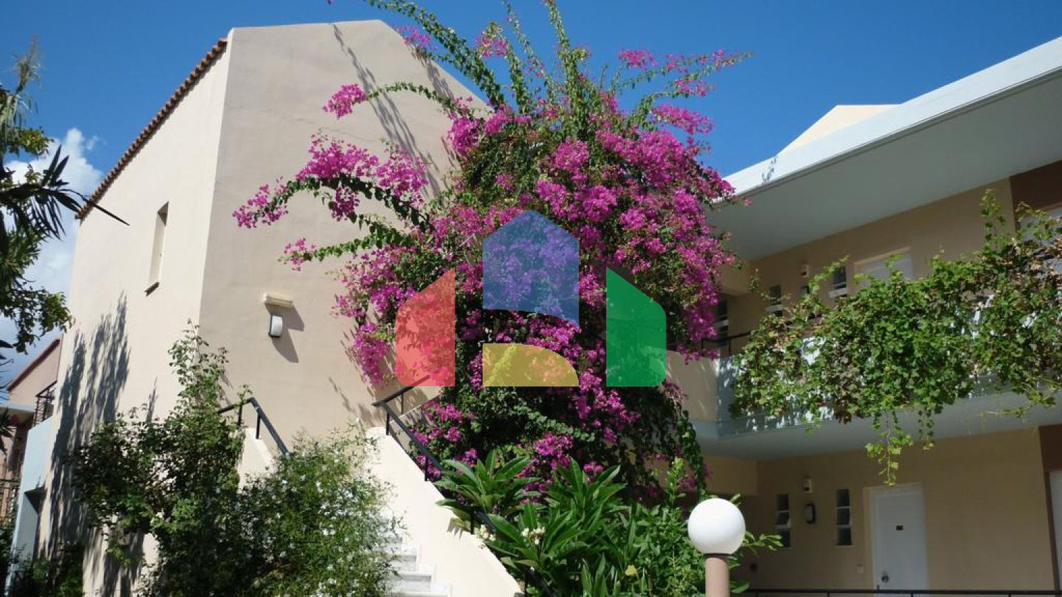 Продажа - Гостиница 8500 m² на Крите