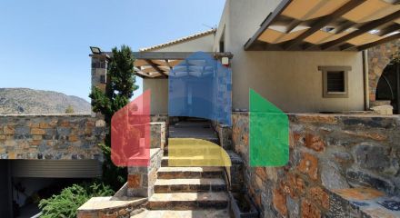For Sale - Villa 200 m² in Crete