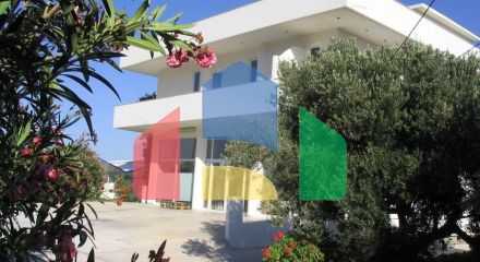 For Sale - Business 579 m² in Crete