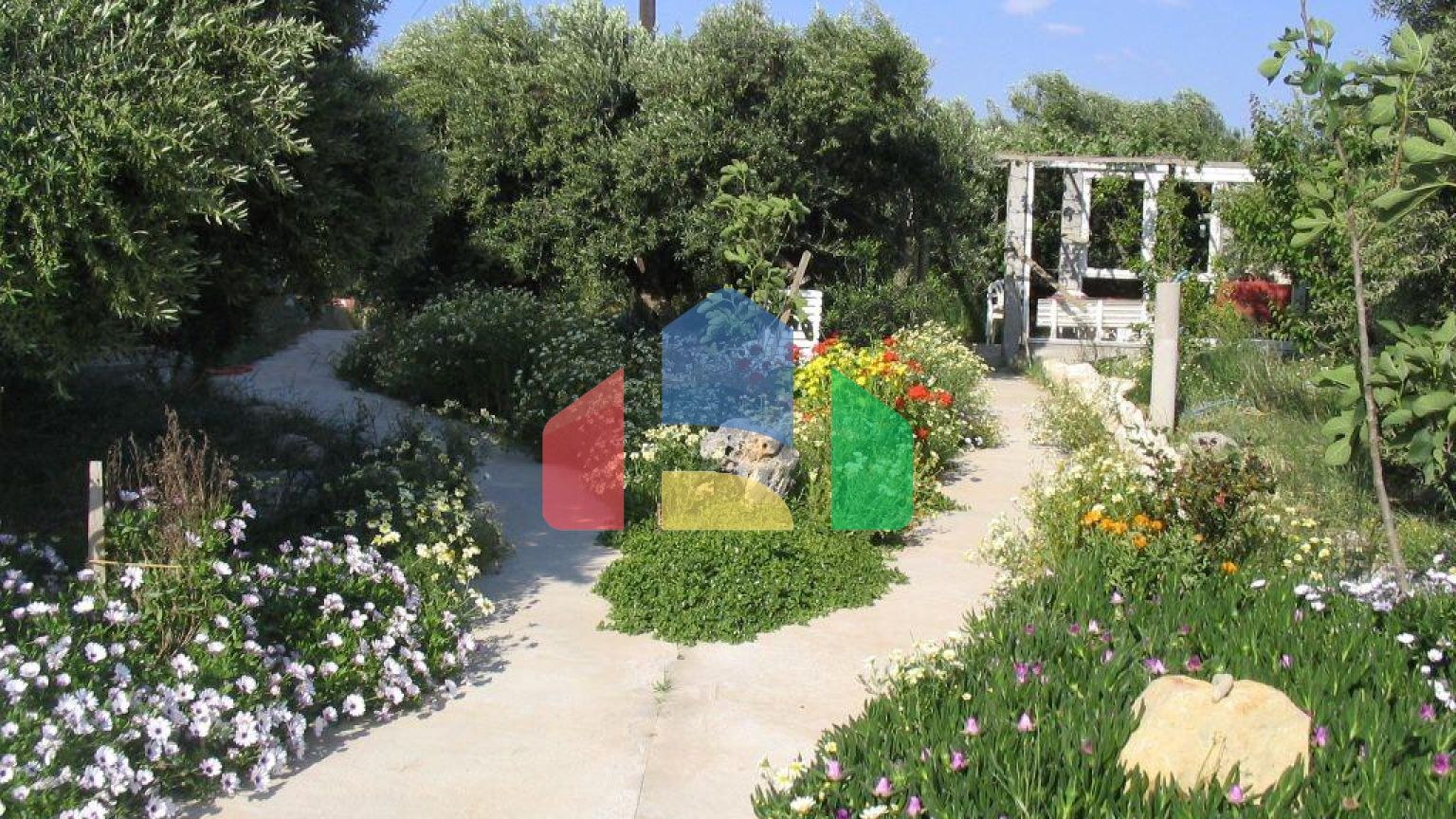 Продаж - Бізнес 579 m² на Криті