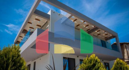 For Sale - Villa 330 m² in Crete