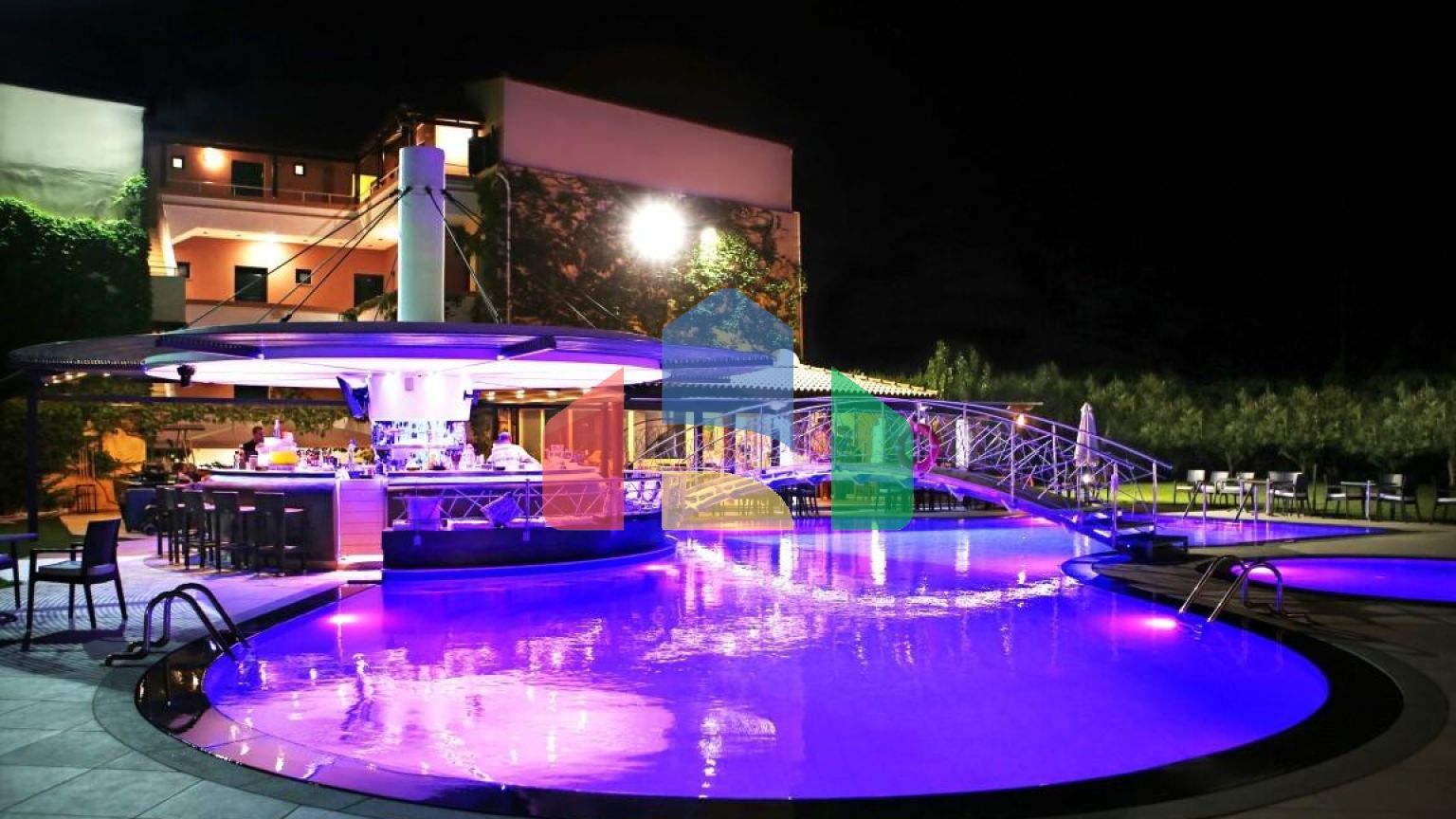 Продажа - Гостиница 700 m² на Крите