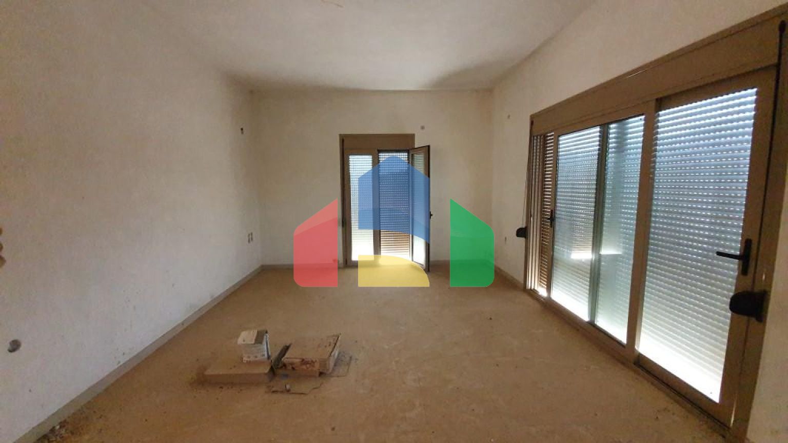 Продаж - Бізнес 750 m² на Криті