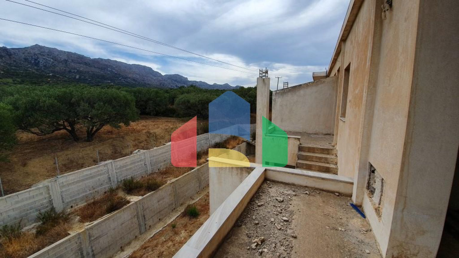 Продаж - Бізнес 750 m² на Криті