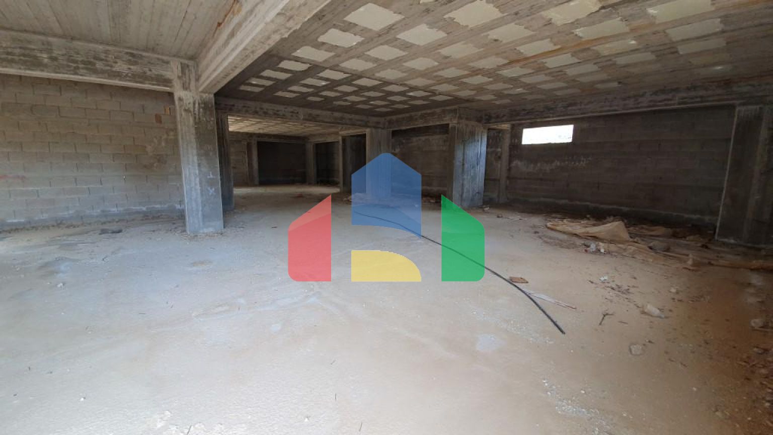 Продаж - Бізнес 750 m² на Криті