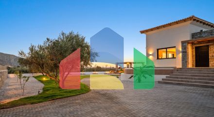 For Sale - Villa 350 m² in Crete
