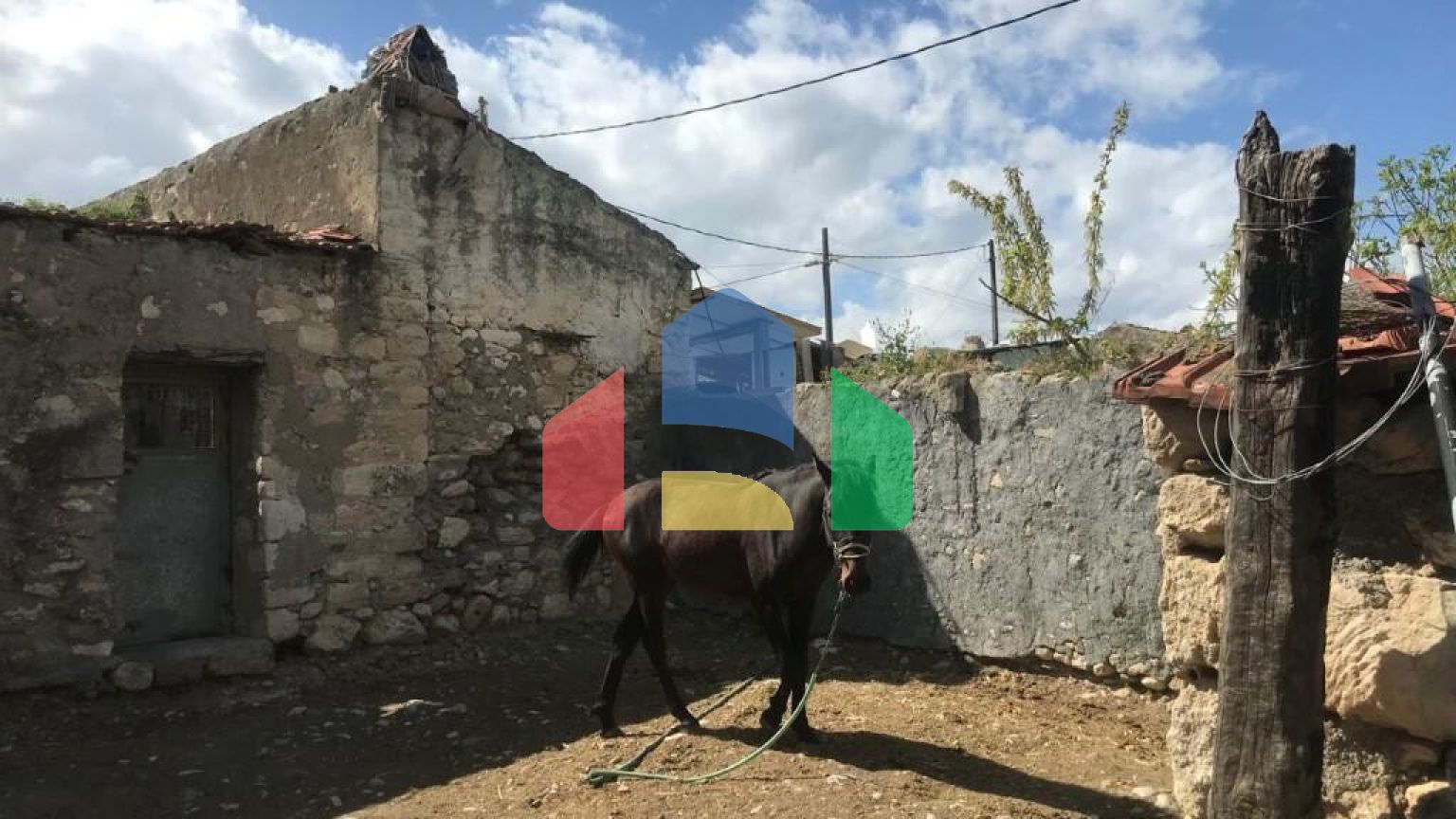 Продаж - Котедж 375 m² на Криті