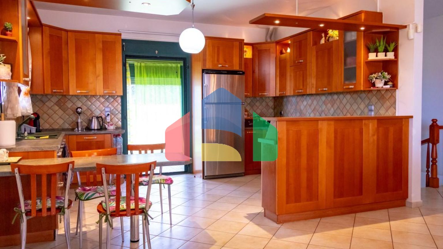 Продаж - Котедж 420 m² на Криті