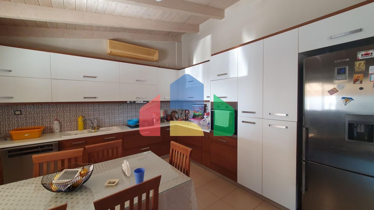 Продажа - Бизнес 335 m² на Крите