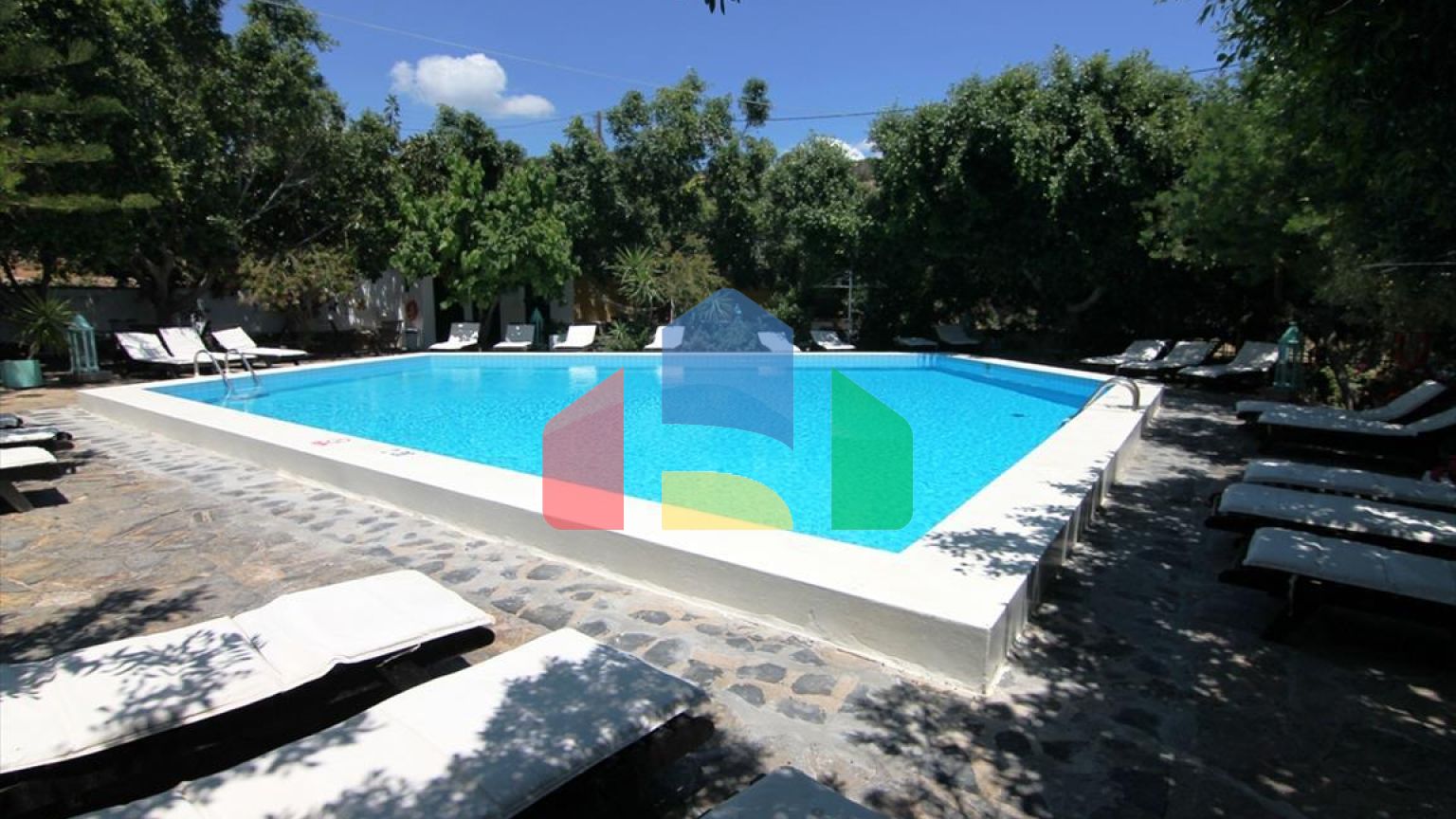 Продажа - Гостиница 3000 m² на Крите