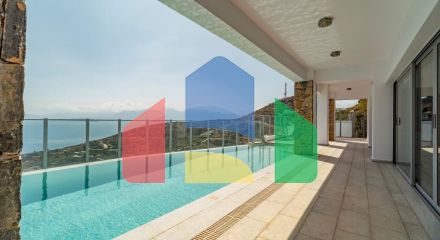 For Sale - Villa 280 m² in Crete