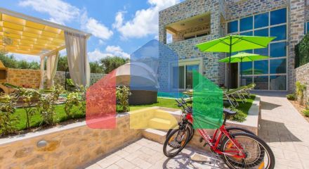 For Sale - Villa 211 m² in Crete