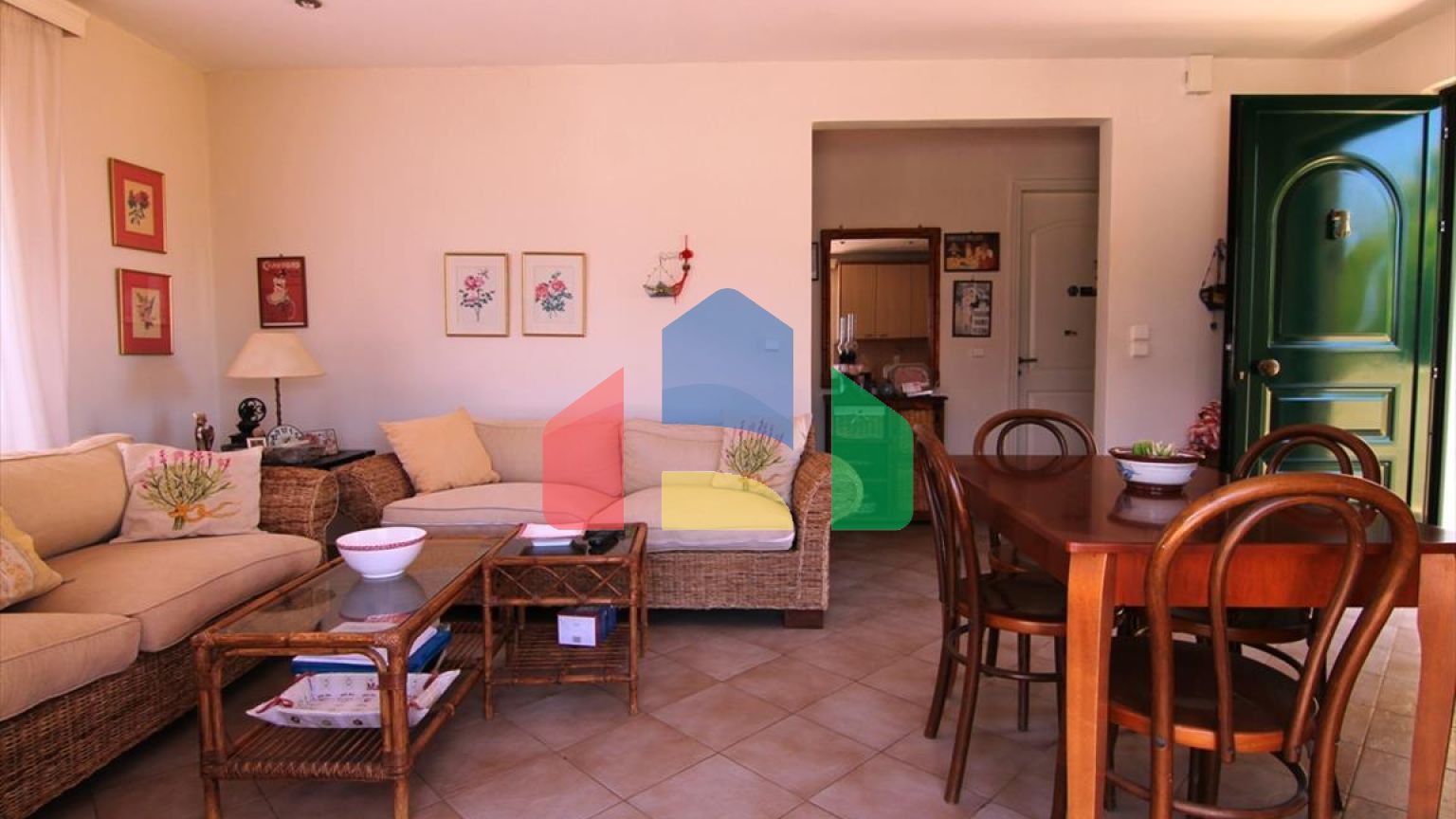 Продаж - Комерційна нерухомість 216 m² на Криті