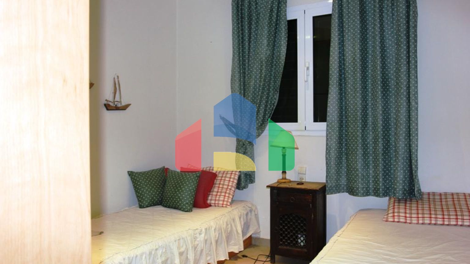 Продаж - Комерційна нерухомість 216 m² на Криті