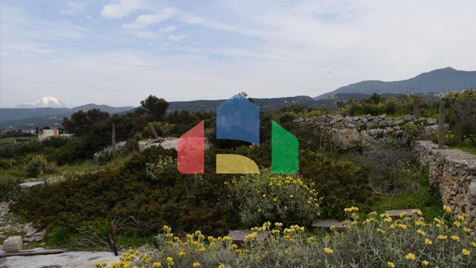 Продажа - Земельный участок 45000 m² на Крите