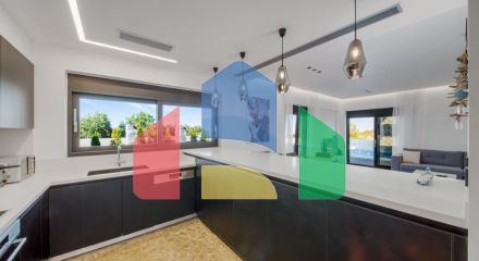 Продаж - Вілла 240 m² на Криті