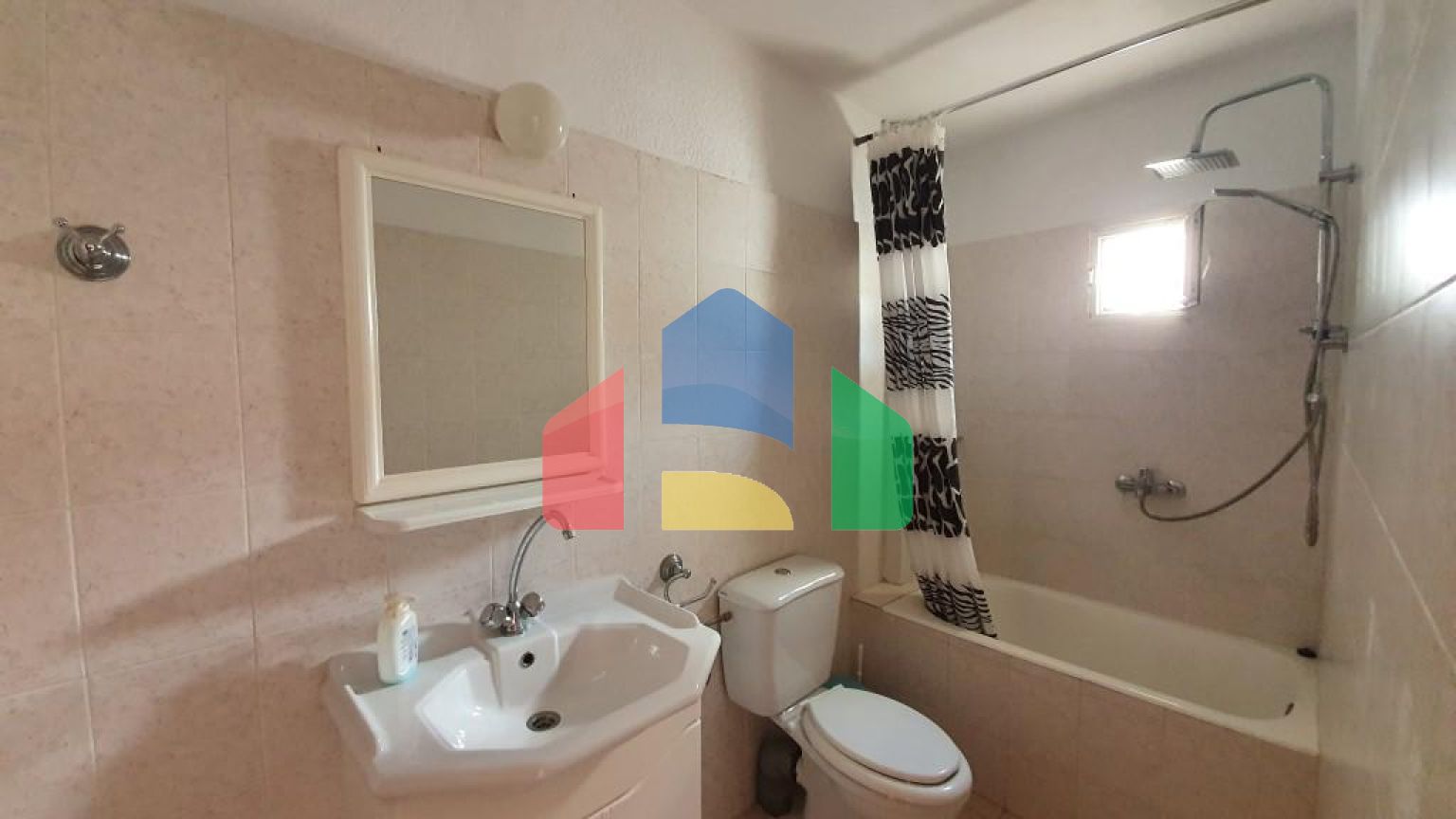 Продаж - Бізнес 634 m² на Криті