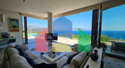 For Sale - Villa 275 m² in Crete