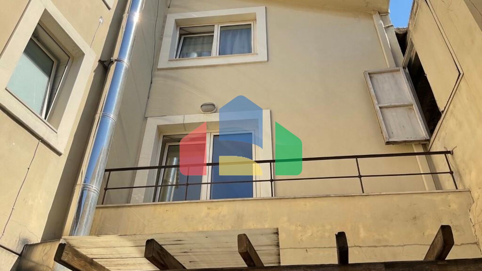 Продаж - Бізнес 580 m² на Криті