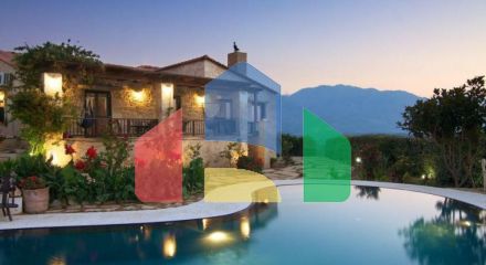 For Sale - Villa 450 m² in Crete