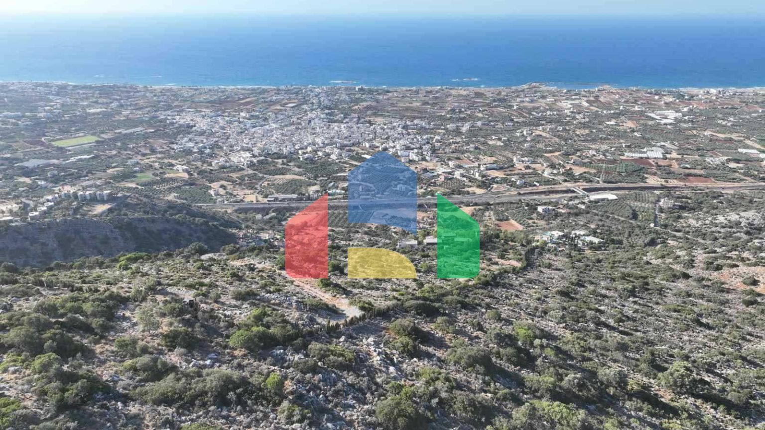 Продаж - Земельна ділянка 375000 m² на Криті