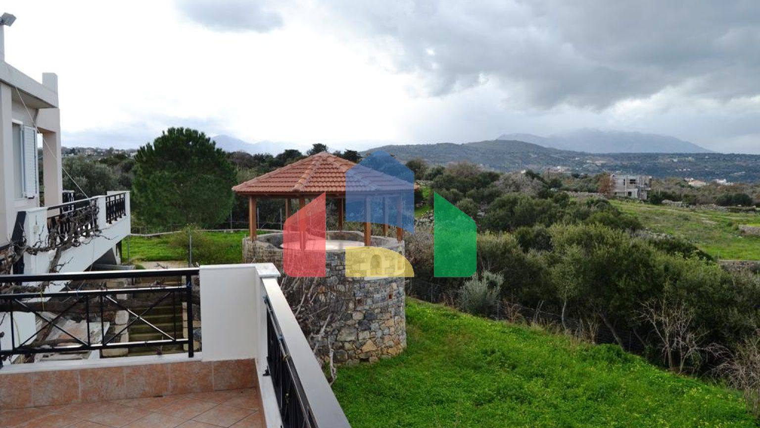 Продаж - Котедж 300 m² на Криті