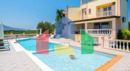 For Sale - Villa 337 m² in Crete