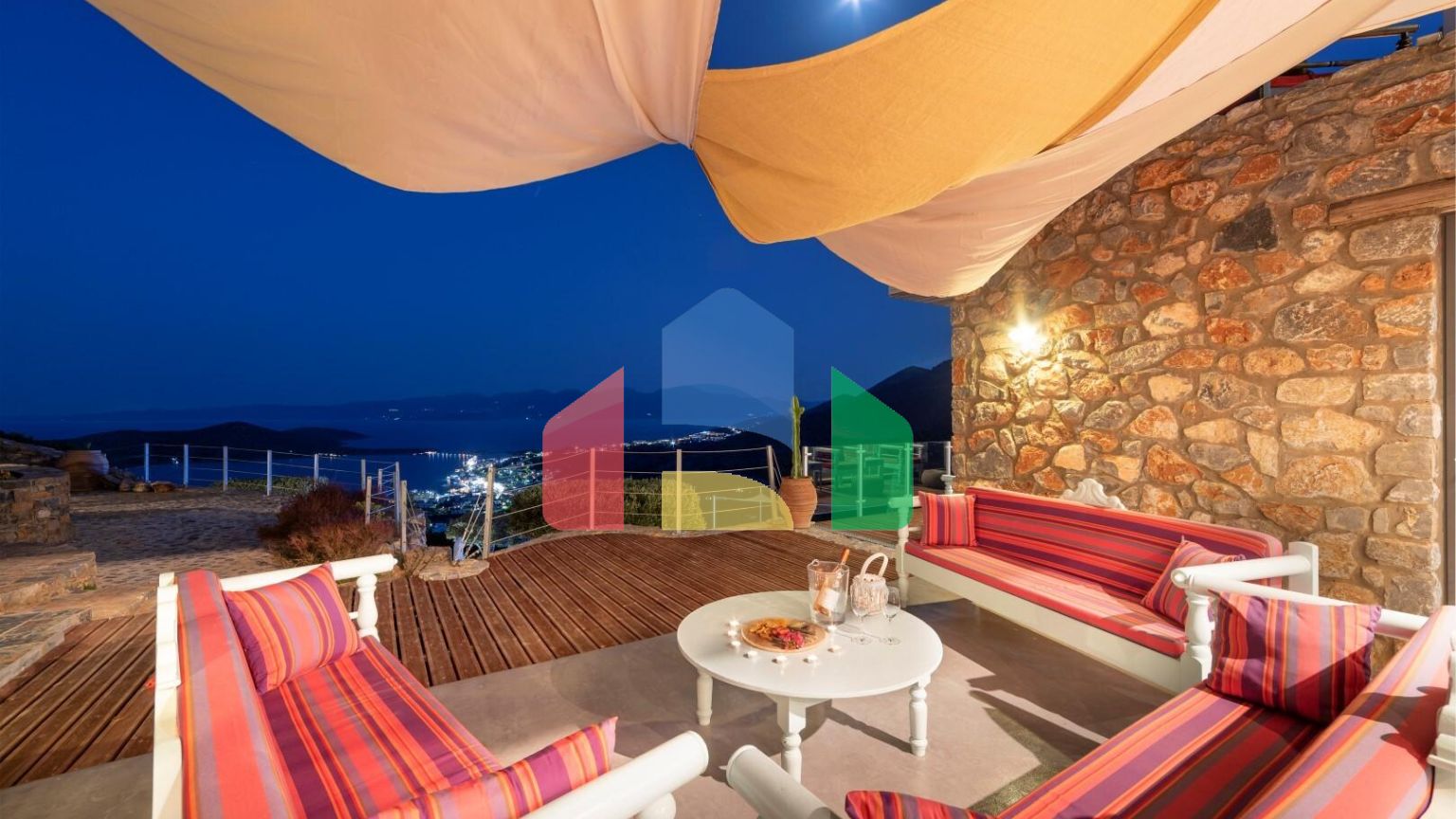 Продажа - Вилла 300 m² на Крите