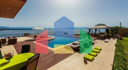For Sale - Villa 465 m² in Crete