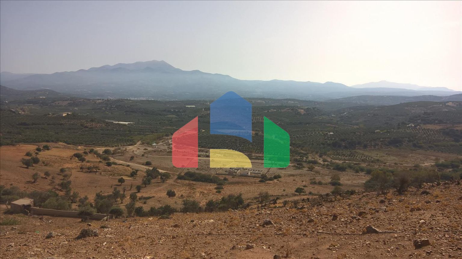 Продаж - Земельна ділянка 96000 m² на Криті