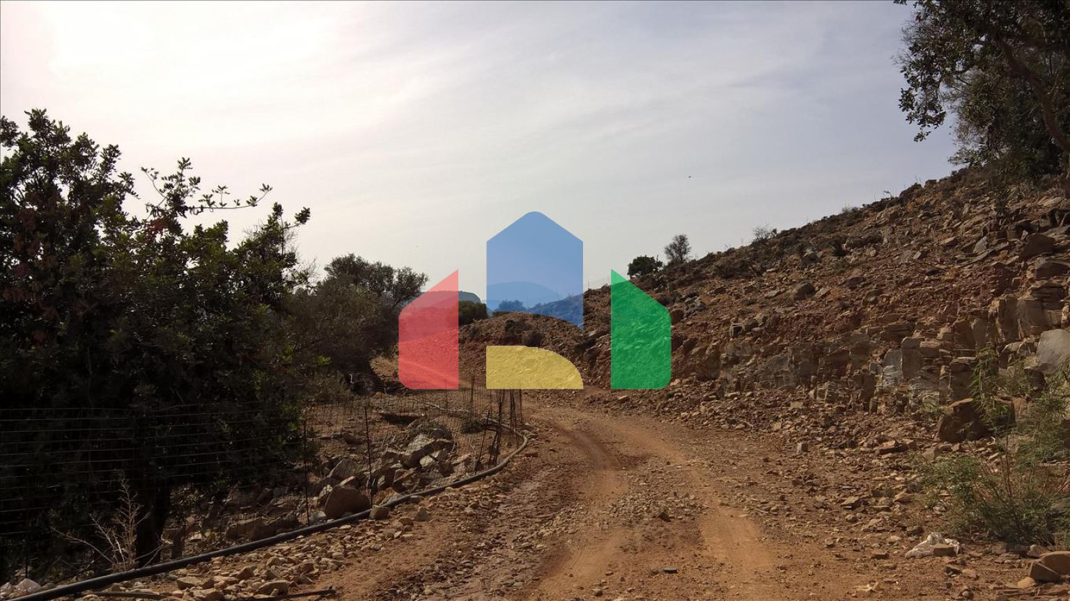 Продаж - Земельна ділянка 96000 m² на Криті