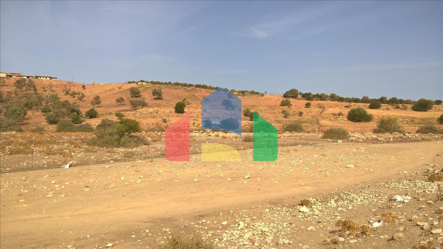 Продаж - Земельна ділянка 100000 m² на Криті