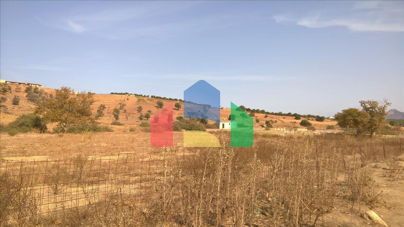 Продаж - Земельна ділянка 100000 m² на Криті