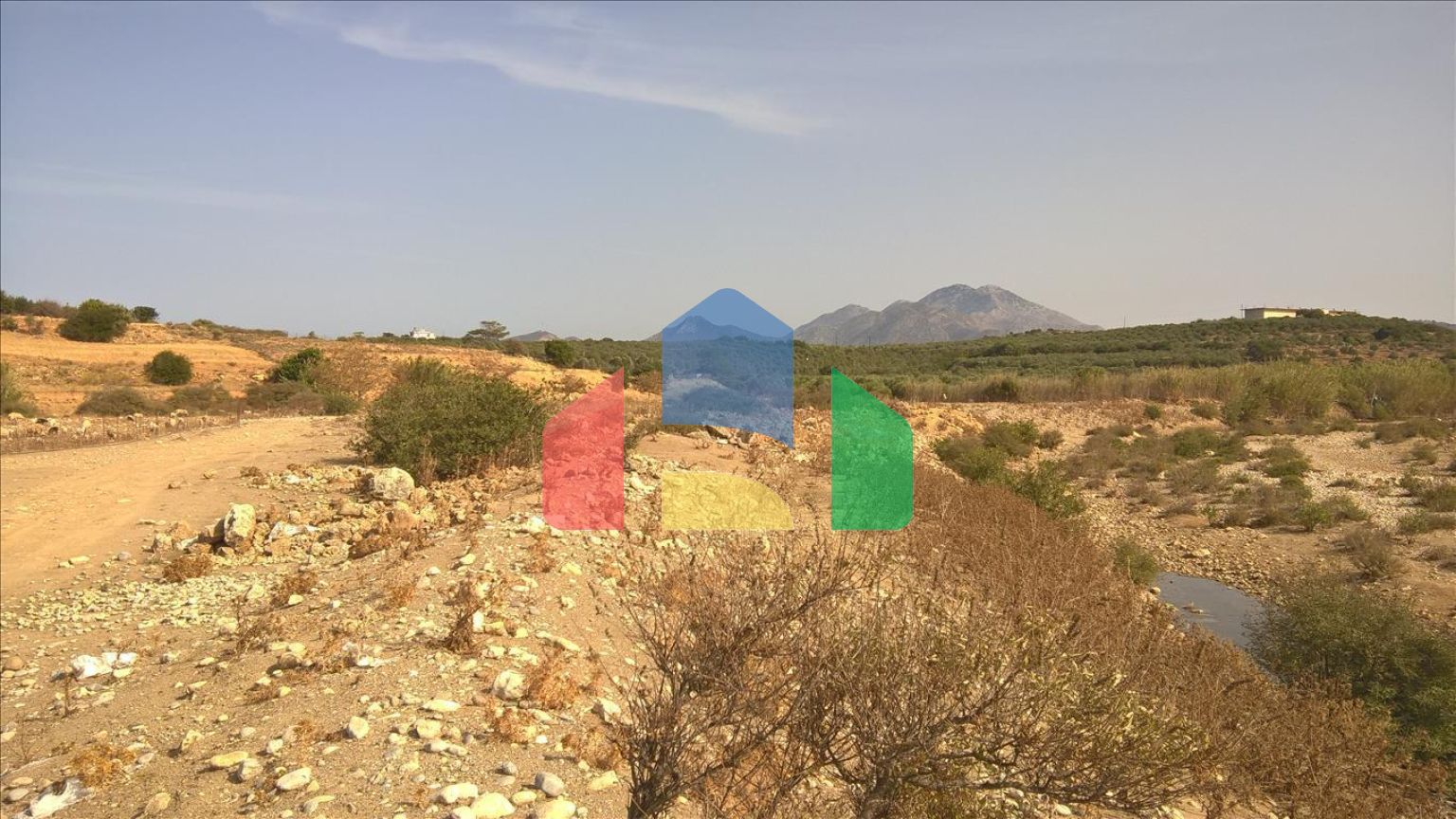 Продаж - Земельна ділянка 100000 m² на Криті