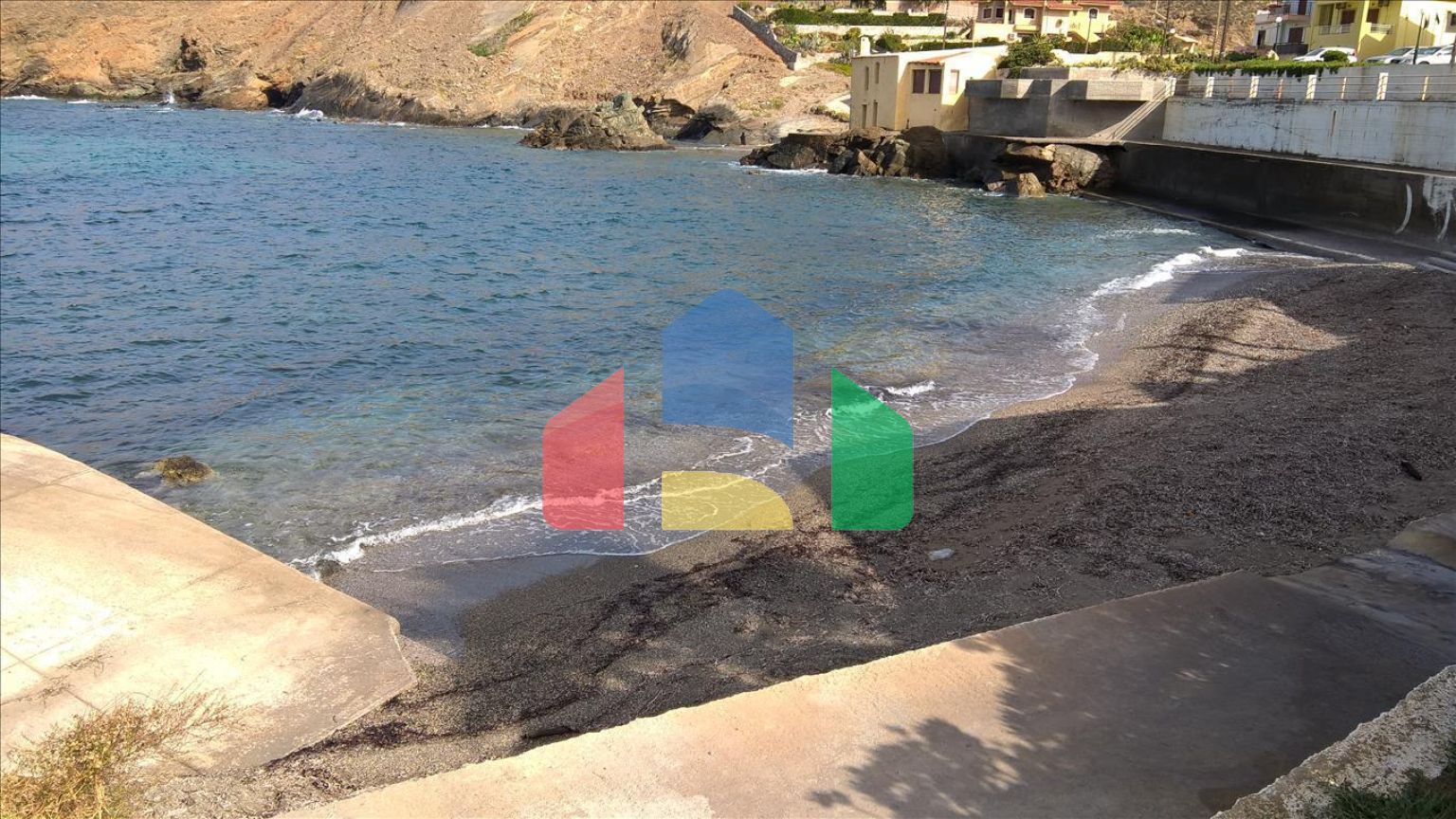 Продаж - Земельна ділянка 100000 m² на Криті